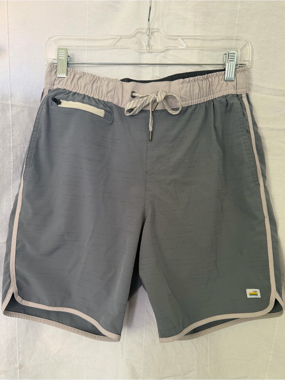 Men's Gray Vuori Athletic Shorts with Contrast Trim